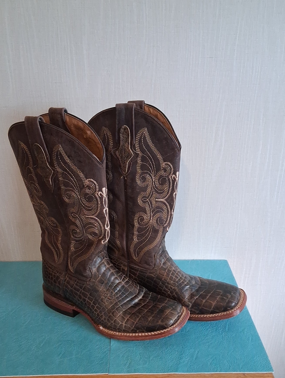 FERRINI Womens Cowboy Boots Alligator Print
